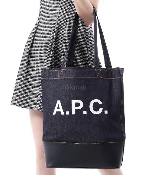A.P.C｜TOTEBAGS (Axel Tote Bag (CODDP M61917 IAK)) Axel E/W tote bag | Black denim and smooth leather | A.P.C.