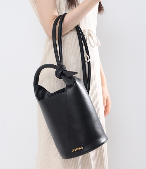 ★JACQUEMUS★LE PETIT TOURNI 245BA366 3173 990 JACQUEMUS]LE PETIT TOURNI (245BA366 3173 990) | 오케이몰