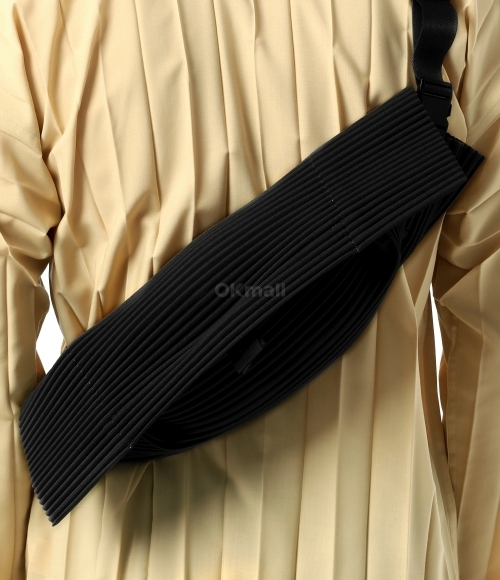 HOMME PLISSE ISSEY MIYAKE]UNIT BAG (HP48AG471-63) | 오케이몰