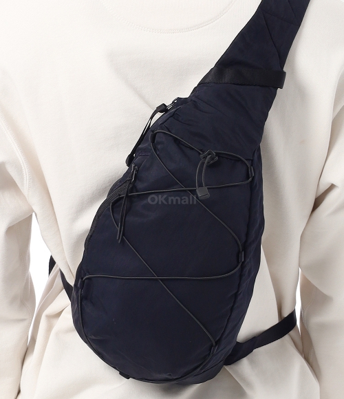 CP COMPANY]Nylon B Crossbody Rucksack (18CMAC114A 005269G