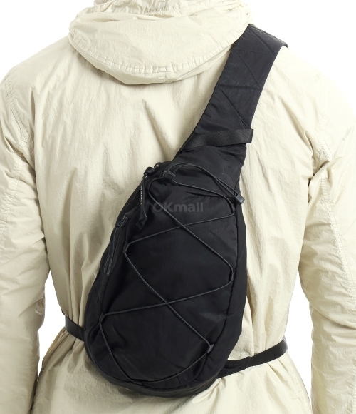 CP COMPANY]Nylon B Crossbody Bag (18CMAC114A 005269G 999