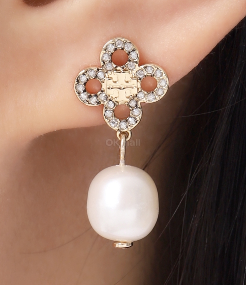 TORY BURCH ピアス KIRA CLOVER PEARL DROP 163716 Kira Clover Pearl Drop Earrings: Women's Designer Earrings