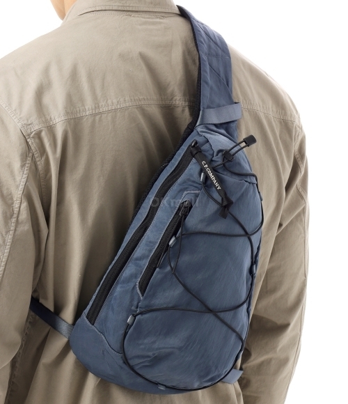 CP COMPANY｜ (Nylon B Crossbody Bag (18CMAC114A 005269G C.P. Company Nylon B Crossbody Bag 18CMAC114A-005269G-999