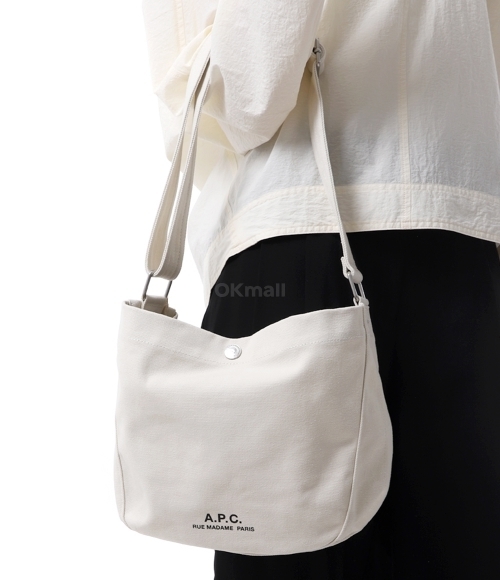 A.P.C]Journal Small Crossbody Bag (PSAJZ M67010 BAA) | 오케이몰