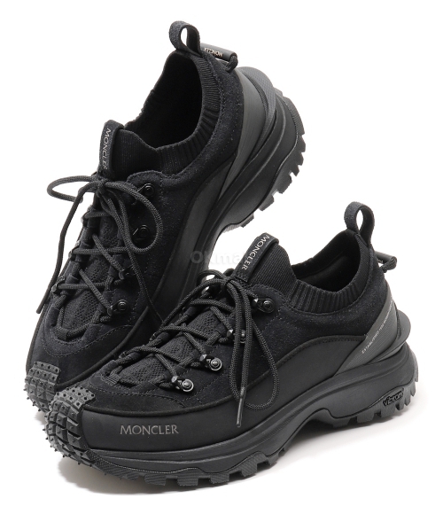 【MONCLER】Trailgrip Lite3ヌバッグ＆スエードスニーカー Moncler Trailgrip Lite 3 Nubuck and Suede Sneakers | Neiman