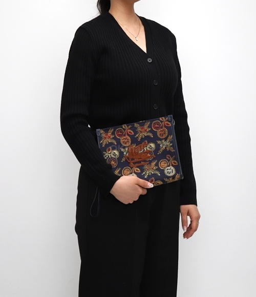 ETRO｜CLUTCHES (Medium Jacquard Pouch with Apples (1H784 ETRO]Medium Jacquard Pouch with Multi-Colored Apples (1H784