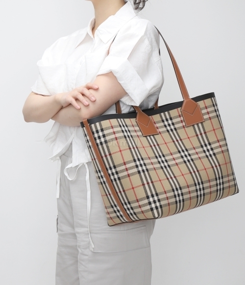 BURBERRY]Medium London tote bag (8066223) | 오케이몰