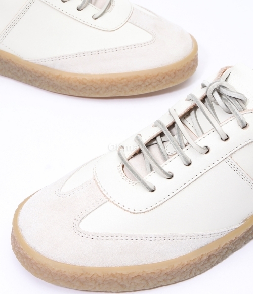 BUTTERO｜SNEAKERS (B10600 VARA 02) Buttero Made in Italy Hand Crafted Vara panelled touch-strap
