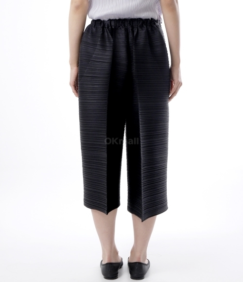 PLEATS PLEASE ISSEY MIYAKE◇キャミソール・タンクトップ