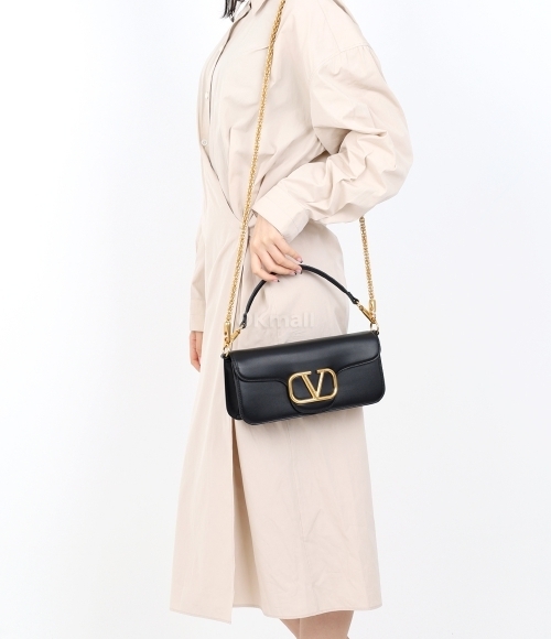 VALENTINO｜CROSSBAGS (4W0B0K30 ZXL 0NO / 4W2B0K30 ZXL 0N VALENTINO]V 로고 숄더백 (4W0B0K30 ZXL 0NO / 4W2B0K30 ZXL 0NO