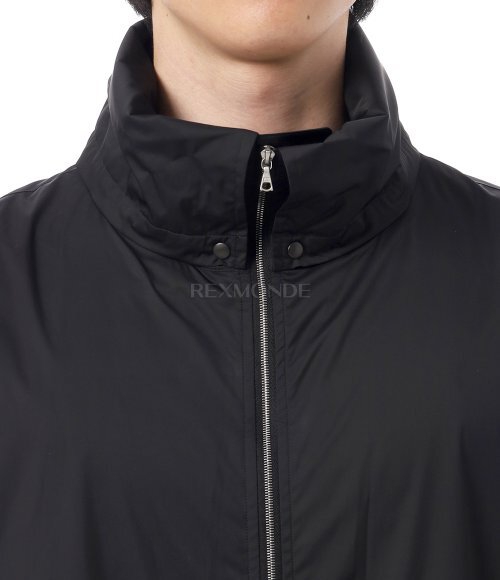 AURALEE]HARD TWIST POLYESTER SATIN LAMINATE ZIP BLOUSON BLACK