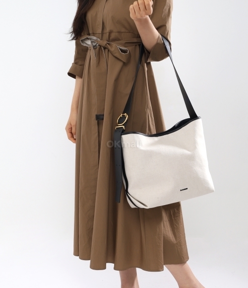 JIL SANDER｜ (Folded Tote Medium (J07ZH0026 P7115 280)) Tote Folded Media Donna | Jil Sander Sito Ufficiale
