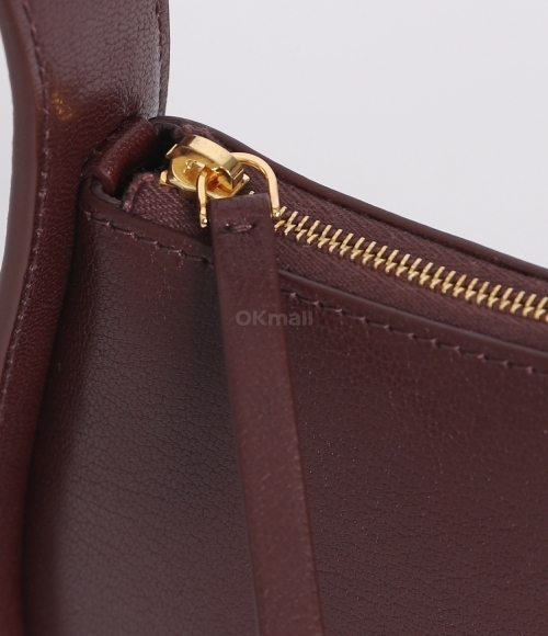 THE ROW｜ (Half Moon Bag (W1249 L39 RNSHG)) Half Moon Bag Black in Leather – The Row