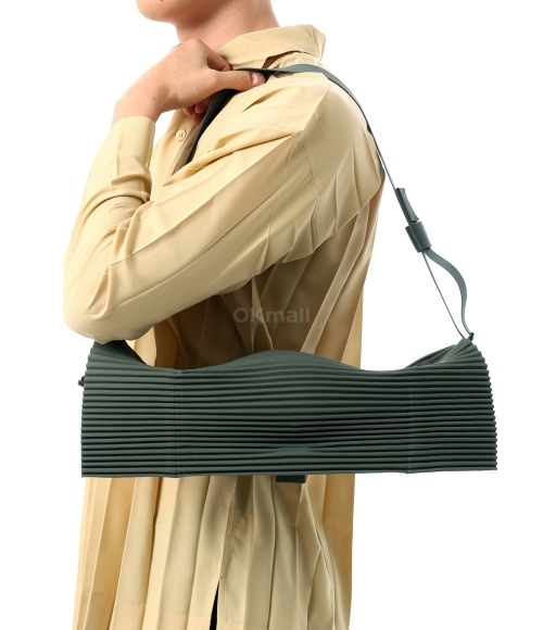 HOMME PLISSE ISSEY MIYAKE｜ (UNIT BAG (HP48AG471-63)) HOMME PLISSE ISSEY MIYAKE]UNIT BAG (HP48AG471-63) | 오케이몰