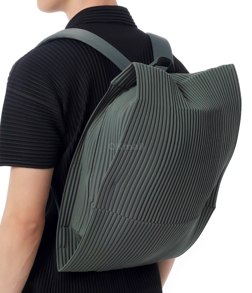 HOMME PLISSE ISSEY MIYAKE]Pleats Backpack (HP48AG470 63