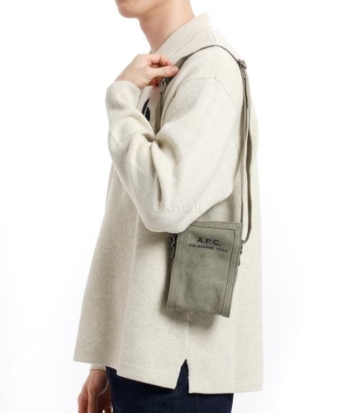 A.P.C｜ (Recuperation Cross Bag (CODBM H61931 JAA)) Recuperation neck pouch | A.P.C.
