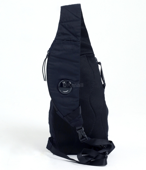 CP COMPANY｜ (Nylon B Crossbody Rucksack (18CMAC114A 005 Nylon B Crossbody Rucksack | CPC USCA Online Store