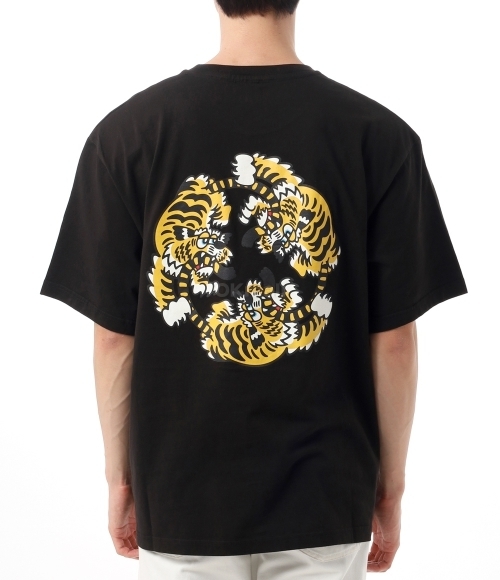 KENZO｜ (FF5 5TS491 4SG 99J) KENZO Happy Tiger' embroidered oversized T-shirt in cotton