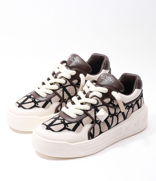 VALENTINO｜SNEAKERS (6Y0S0G37 IFF KFN / 6Y2S0G37 IFF KFN VALENTINO]원 스터드 XL 로우탑 스니커즈 (6Y0S0G37 IFF KFN