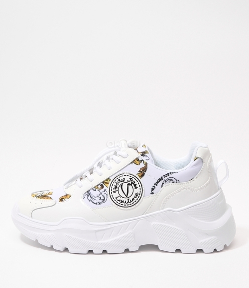 VERSACE｜SNEAKERS (Speedtrack Sneakers (78VA3SC7 ZSC60 G Speedtrack Sneakers Black,Gold | VERSACE US