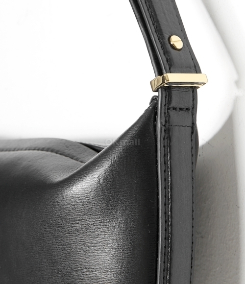 TOTEME]Scooped Slingbag (242-WAL2276-LE0025 001) | 오케이몰