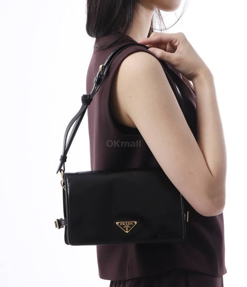 PRADA]트라이앵글 가죽 숄더백 (1BD082 V DVJ 2CYR F0002