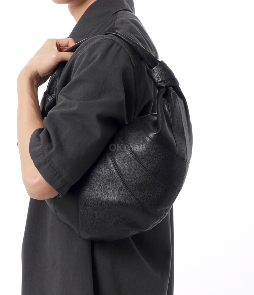 Lemaire｜ (Fortune Croissant Bag (BG0071 LL0018 999)) Lemaire: Women's Fortune Croissant Bag (Dusty Khaki) | DSMNY