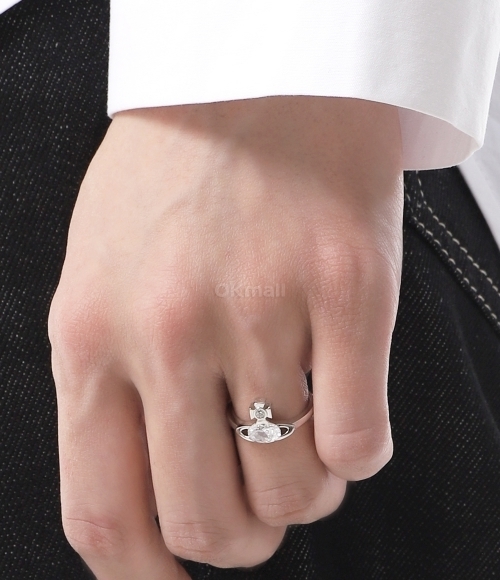 Vivienne Westwood｜ (ALLIE RING (6404017E 01P102)) Vivienne Westwood Platinum/White Allie Ring – Retro Designer