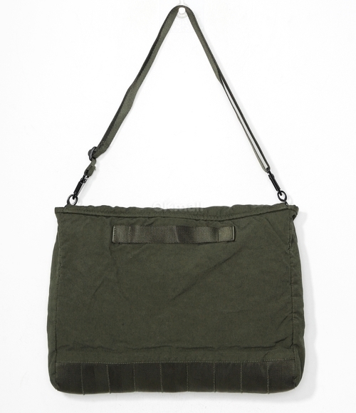 【C.P. Company】BAG HERRINGBONE / 683:IVY GREEN /ショルダー CP COMPANY]Herringbone Logo Bag (18CMAC055A 005349G 683
