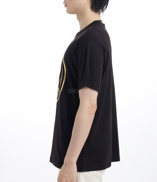 VERSACE｜ (V-Emblem Patch T-Shirt (78GAHT01CJ00T G89)) 90_E76HAHT02-ECJ03T_EG03_10_V~