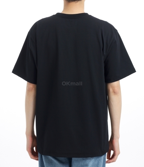 Tシャツ・カットソー NEEDLES Men T Shirts QV362PL BLK BLACK Needles black T-shirt with logo patch | TheDoubleF