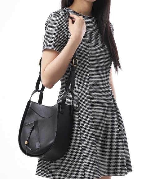 LOEWE]Hammock Slice bag in shiny calfskin (A538HHSX01 1100