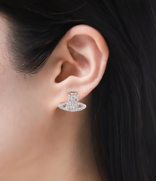 Vivienne Westwood｜ (CARMELA BAS RELIEF EARRINGS (620103 Vivienne Westwood Gold-Tone Carmela Bas Relief Stud Earrings