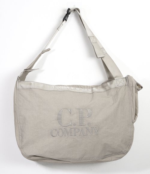 CP COMPANY]Plain Paper Touch Zipped Bag (18CMAC227A 110188G 327