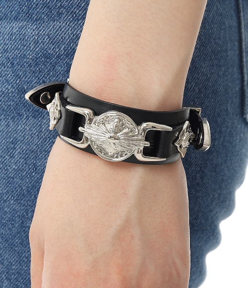 TOGA]TOO DOUBLE BUCKLE CONCHO BANGLE (TZ261 AK918 26) | 렉스몬드