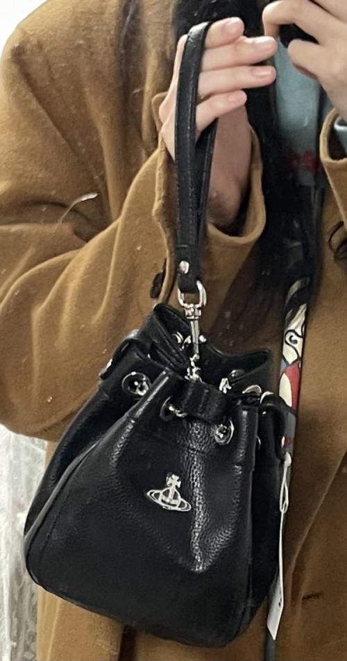 Vivienne Westwood]CHRISSY SMALL BUCKET BAG (4C030004W S000D